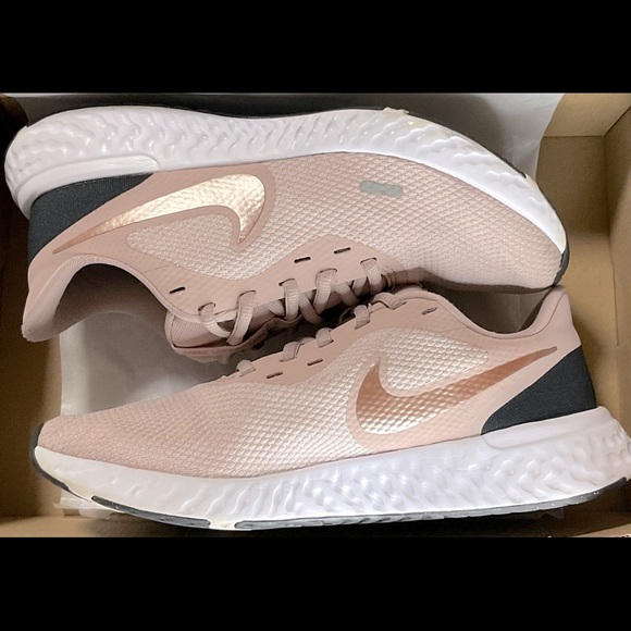 Nike Shoes - NWT/NIB-Women’s NIKE Revolution 5 Running Shoes- 8